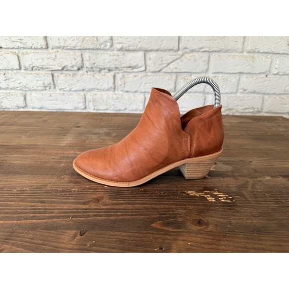 Kelsi Dagger Brown Leather Ankle Boots Size 7.5 Heeled Booties Women's Shoes - Picture 9 of 10